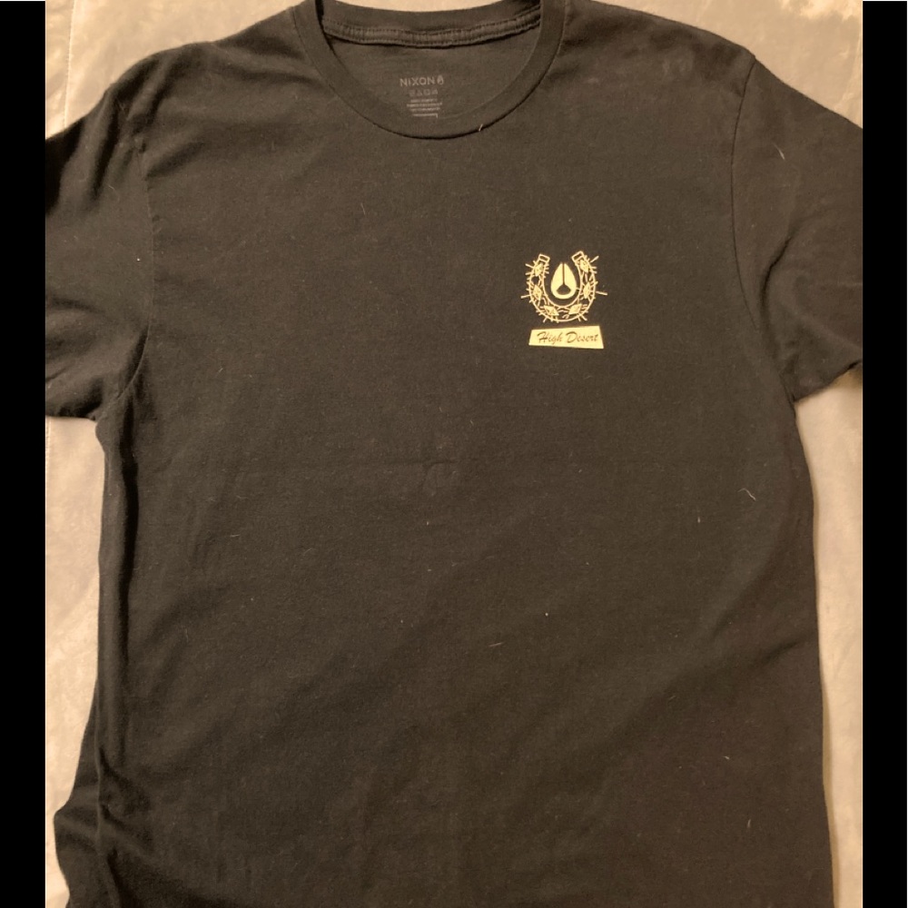NIXON T SHIRT.  NWOT.  EXCELLENT CONDITION